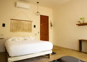 The Pool Treehouse Hotel hotel thumbnail 5