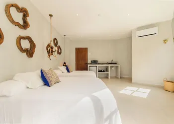 Casa Aluxes Guesthouse hotel thumbnail 7