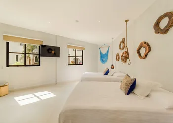 Casa Aluxes Guesthouse hotel thumbnail 8