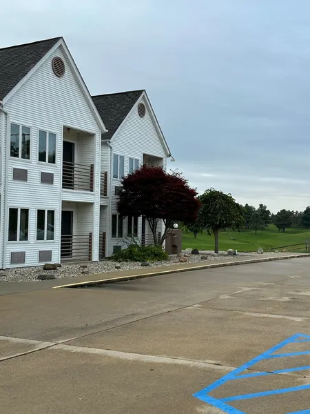 Lakeview Hills Country Club & Resort hotel detail image 2