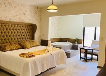 Mansión Leonor hotel thumbnail 3