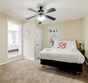 Adorable on Taylor Both Units hotel detail image 7