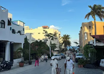 Plaza Nardos Hotel & Suites hotel thumbnail 3