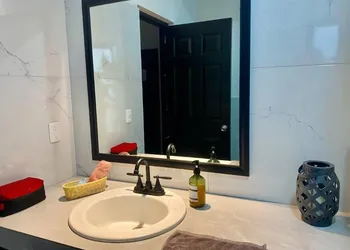 Come In hotel thumbnail 7