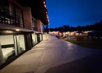 DPJ Hotel hotel thumbnail 3