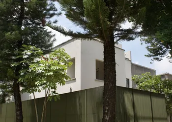 Casa España hotel thumbnail 3