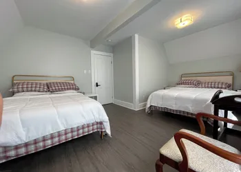 Atlantic Pub & Hotel hotel thumbnail 8