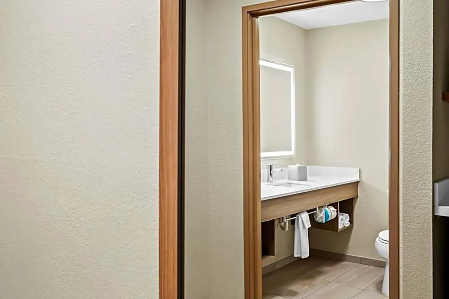 Holiday Inn Express & Suites Tumwater - Olympia By IHG hotel detail image 6