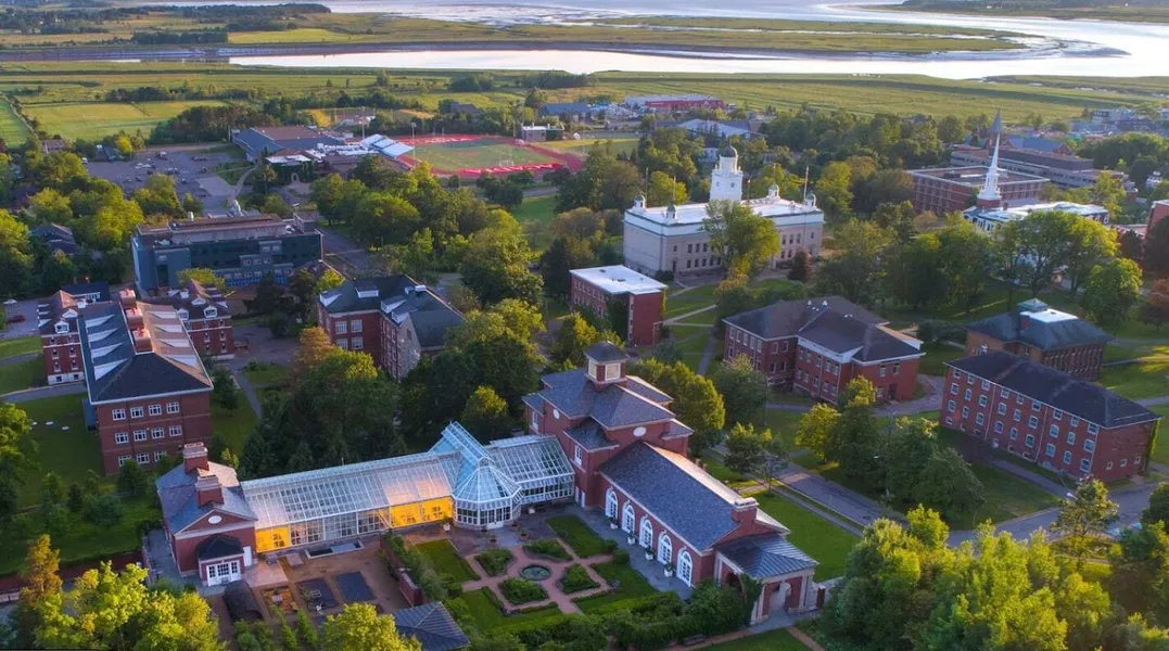 Acadia University hotel detail image 2