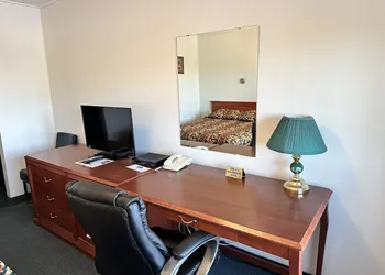 White River Motel hotel thumbnail 6