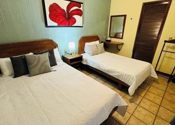 Hotel La Roca hotel thumbnail 5