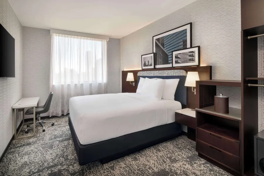 DoubleTree by Hilton Long Island City, NY hotel detail image 6