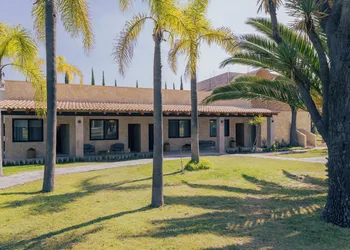 Vid de Luna hotel thumbnail 2