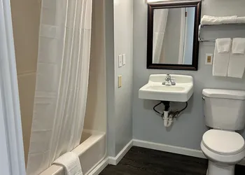 Clemmons inn & suites hotel thumbnail 8