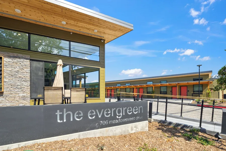 The Evergreen hotel detail image 2