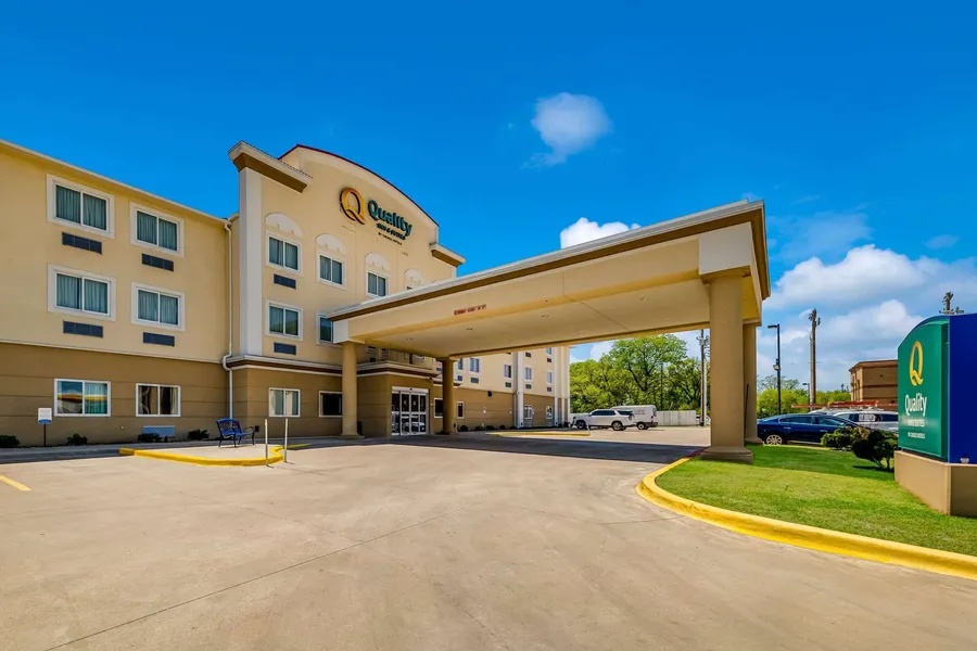 Quality Inn & Suites Ardmore hotel detail image 2