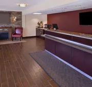 Super 8 by Wyndham Deerfield/Northbrook hotel detail image 4