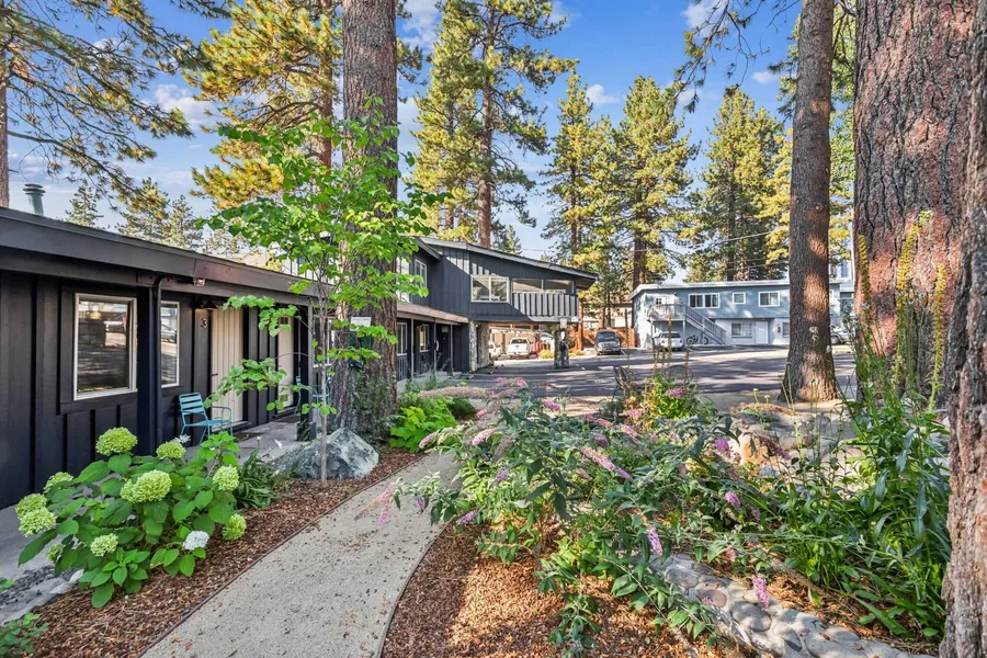 South Lake Chalet hotel detail image 6