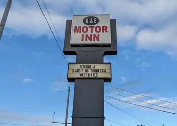 K&E Motor Inn hotel thumbnail 2