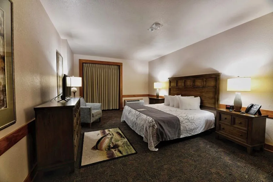 Roaring River State Park hotel detail image 2