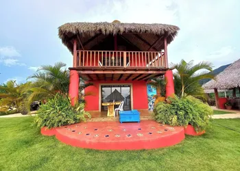 Skyview Retreat hotel thumbnail 2