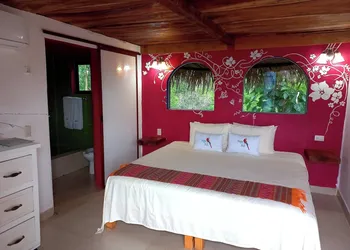 Skyview Retreat hotel thumbnail 4