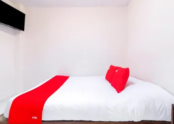 OYO Hotel La Luna Templo de Santo Domingo de GuzmÃ¡n hotel thumbnail 2