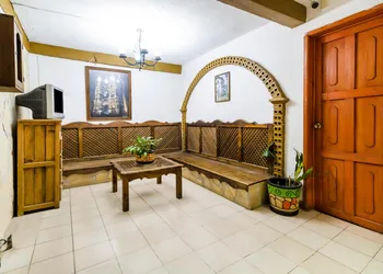 OYO Hotel La Luna Templo de Santo Domingo de GuzmÃ¡n hotel thumbnail 3