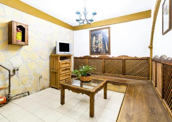 OYO Hotel La Luna Templo de Santo Domingo de GuzmÃ¡n hotel thumbnail 6