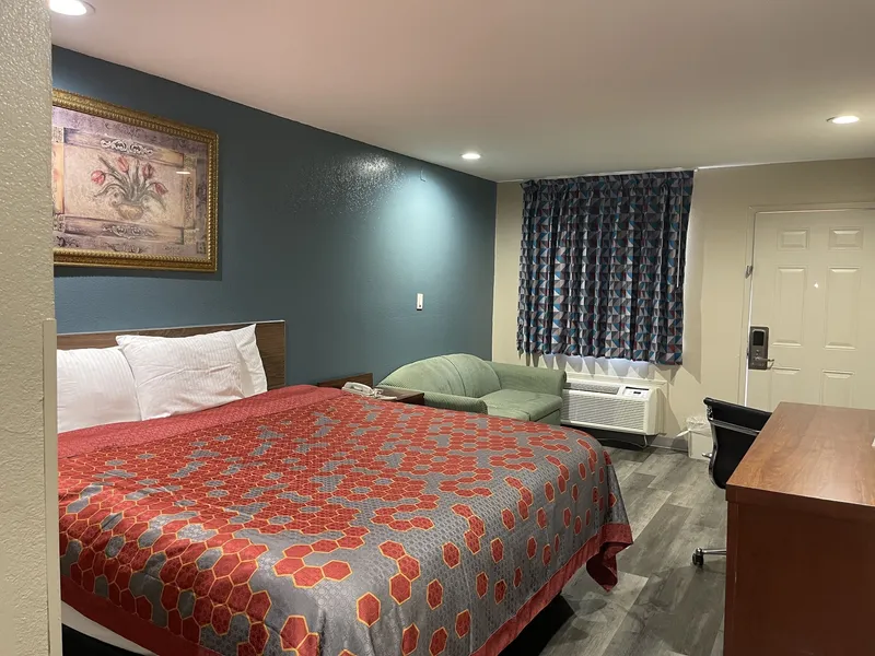 Deluxe Inn hotel detail image 6
