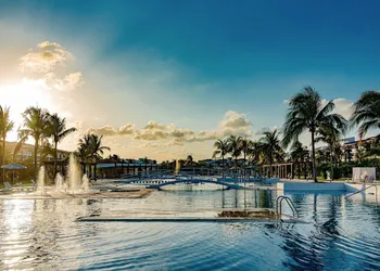 Mareazul hotel thumbnail 2