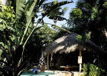 Hidden Port Vhouse hotel thumbnail 2