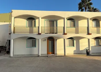 Las Mariposas Mini Suites hotel thumbnail 2