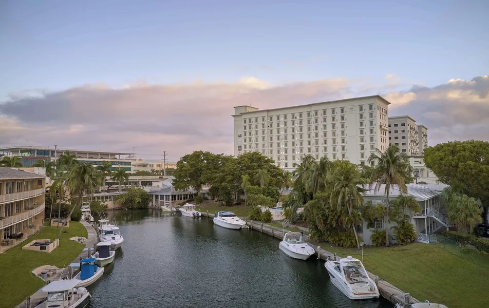THesis Hotel Miami Coral Gables, Curio Collection by Hilton hotel detail image 2