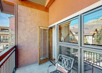 Luxury Ski In, Ski Out 1 Bedroom Condo in Lionshead Village hotel thumbnail 4