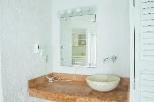 Solymar Cancun Condos hotel thumbnail 2