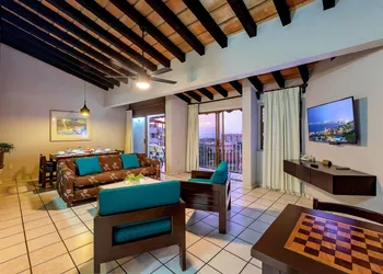 WIVC Alta Vista Condo - Stunning Views, Close to the Beach & Romantic Zone hotel thumbnail 8