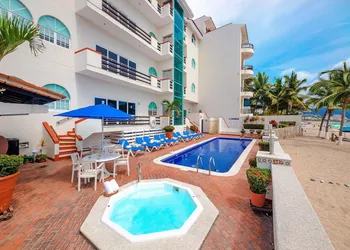 WIVC Casa de la Playa Condo - Literally on the Beach with Swimming Pool & Jacuzzi hotel thumbnail 3