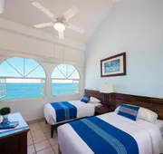 WIVC Casa de la Playa Condo - Literally on the Beach with Swimming Pool & Jacuzzi hotel detail image 5