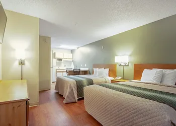 HomeTowne Studios Phoenix - Dunlap Ave hotel thumbnail 4