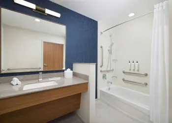 Fairfield by Marriott Inn & Suites Union hotel thumbnail 5