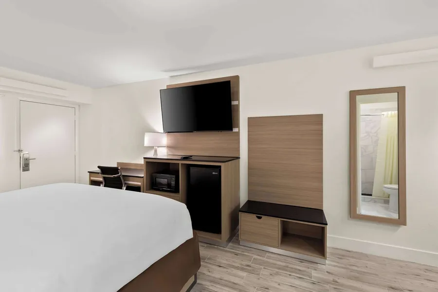 Clarion Pointe Kennesaw Town Center hotel detail image 6