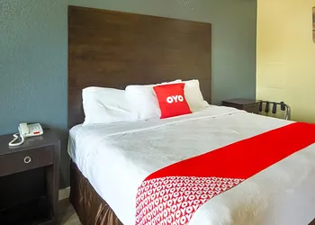OYO Hotel Miami OK I-44 hotel thumbnail 2