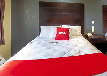 OYO Hotel Miami OK I-44 hotel thumbnail 3
