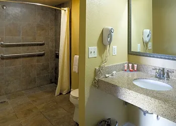 OYO Hotel Miami OK I-44 hotel thumbnail 7