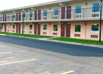 Signature Inn Danville hotel thumbnail 2