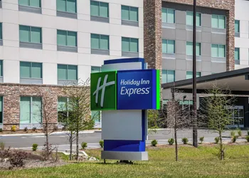 Holiday Inn Express Savannah Gateway by IHG hotel thumbnail 3