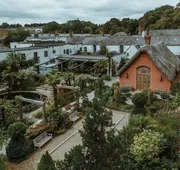 Le Petit Chateau & William de Percy hotel detail image 4
