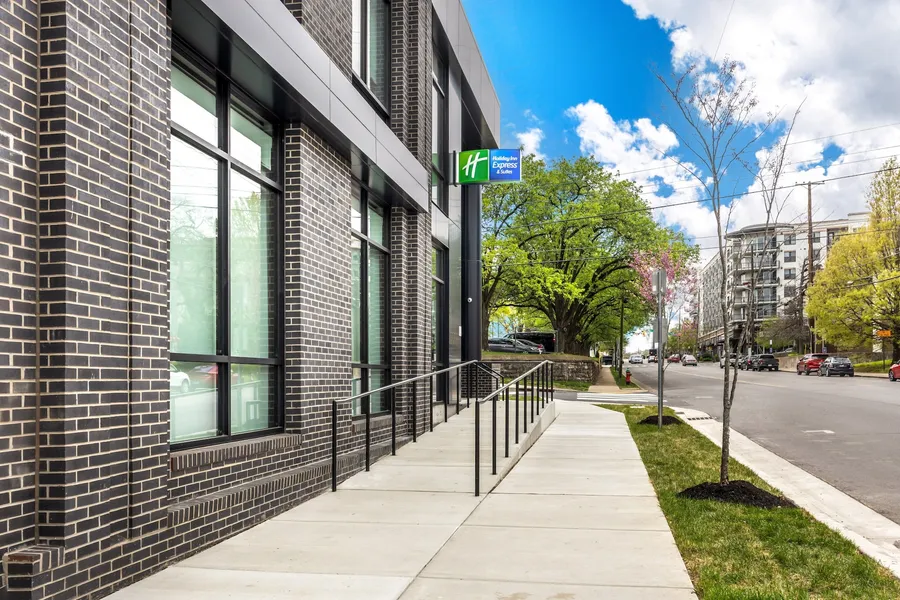 Holiday Inn Express & Suites Nashville West End - Univ Area by IHG hotel detail image 2
