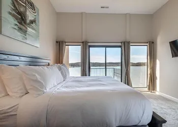 D'Monaco Luxury Resort hotel thumbnail 6